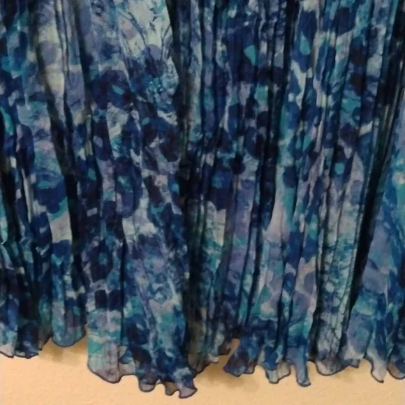 Skirt - Picture 2 of 4